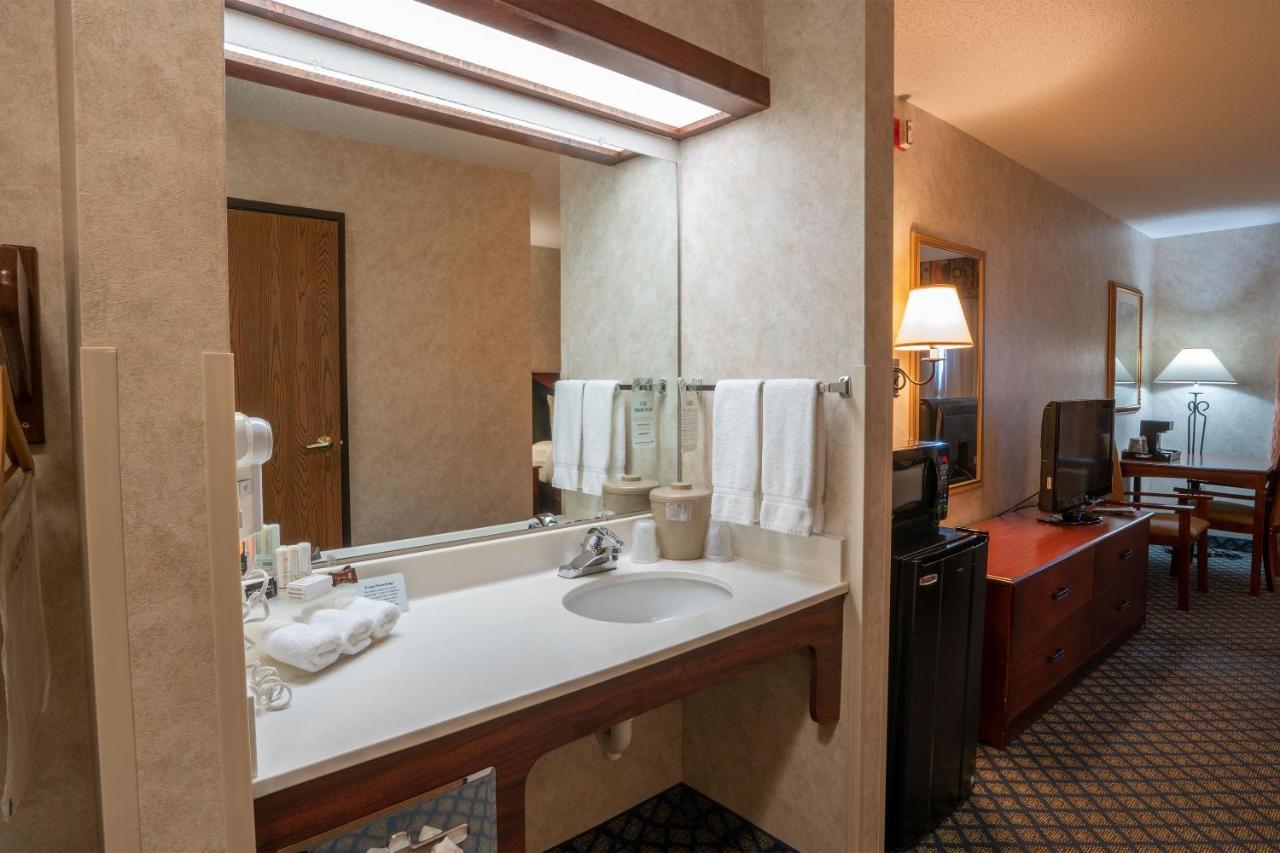 Miles City Hotel & Suites Екстер'єр фото