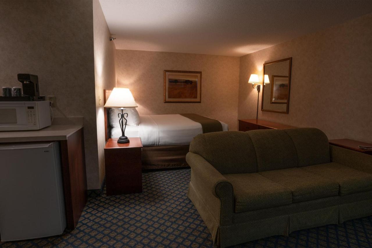 Miles City Hotel & Suites Екстер'єр фото