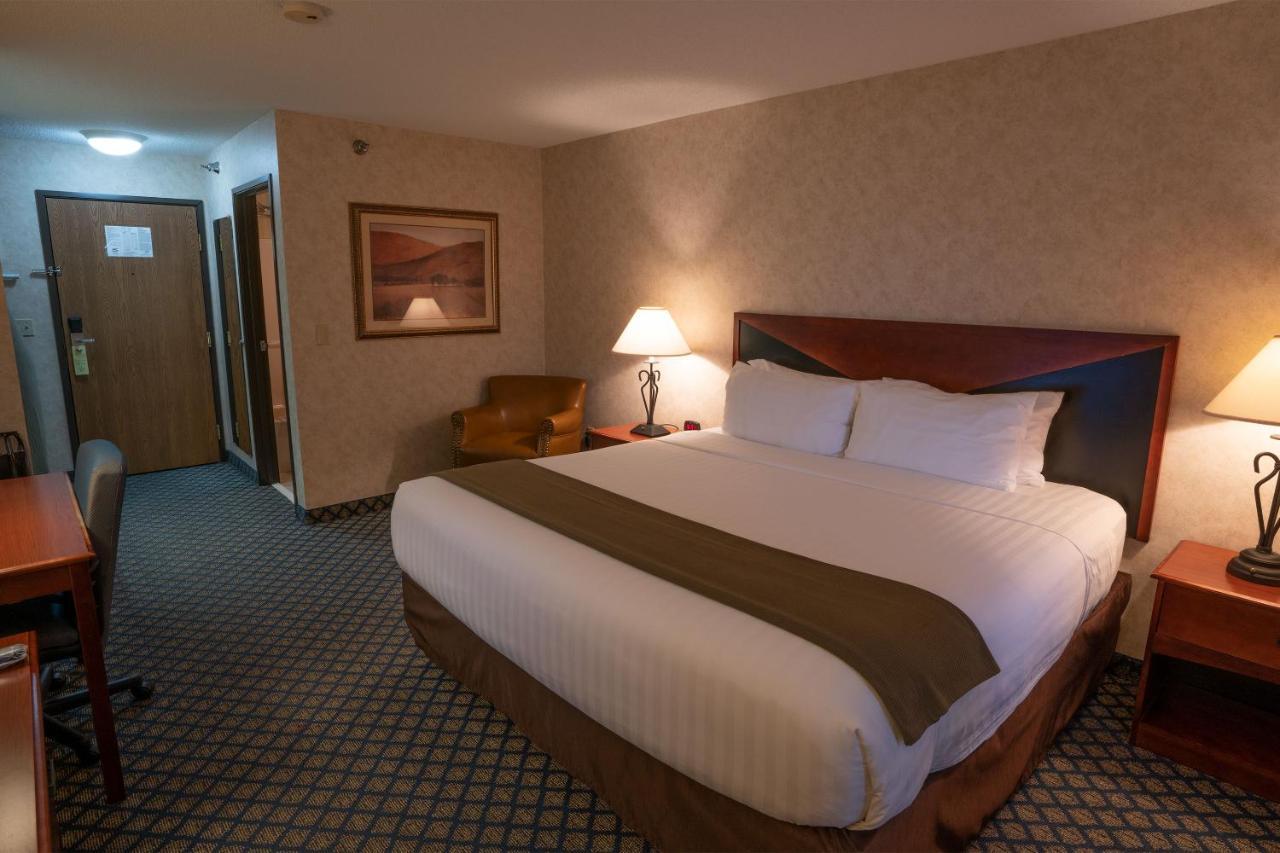Miles City Hotel & Suites Екстер'єр фото