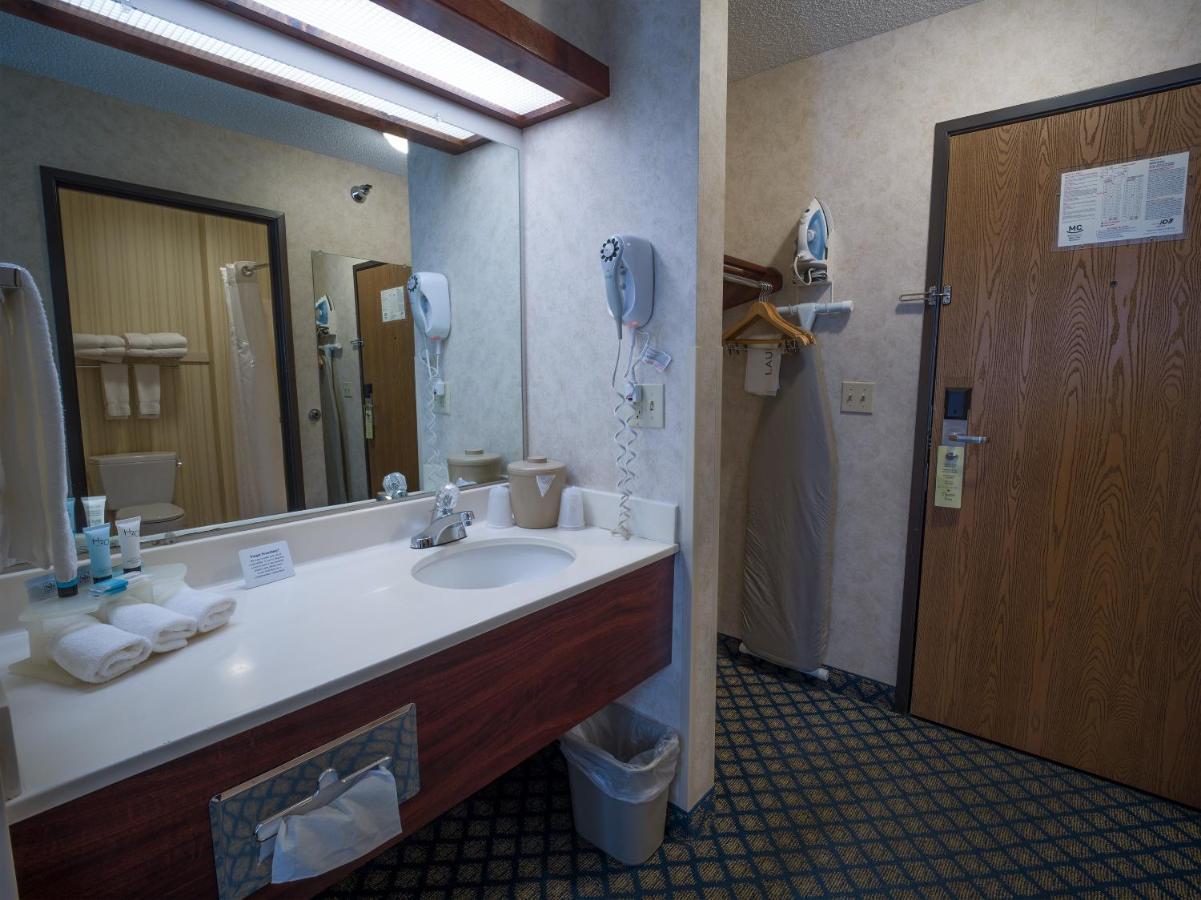 Miles City Hotel & Suites Екстер'єр фото