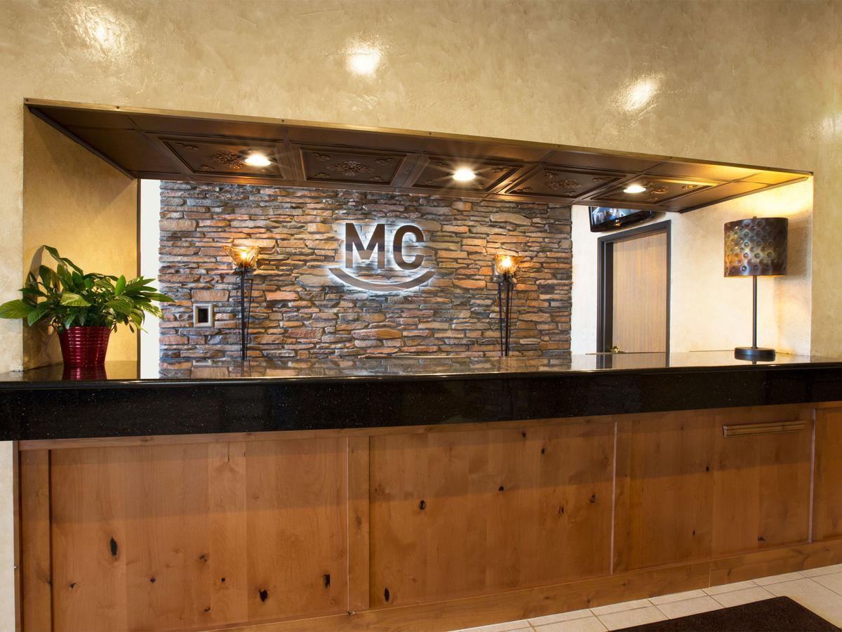 Miles City Hotel & Suites Екстер'єр фото