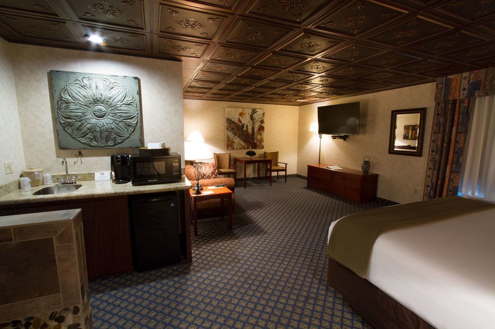 Miles City Hotel & Suites Екстер'єр фото