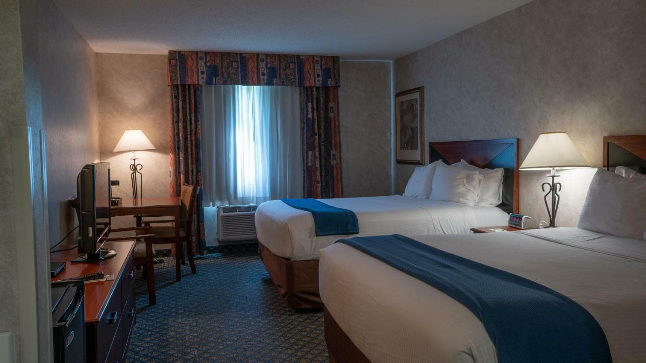 Miles City Hotel & Suites Екстер'єр фото